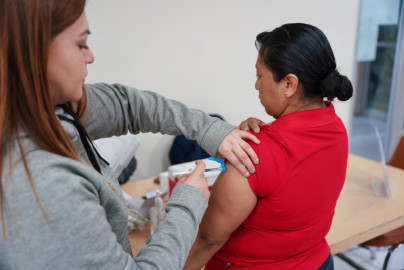 Servicios de salud y trámites municipales llegan directamente a trabajadores de Baker Springfield