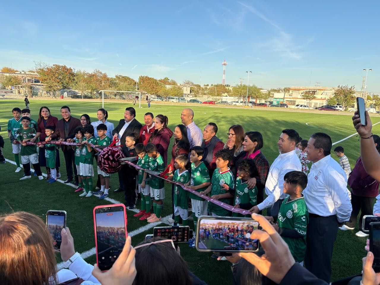 Entregan canchas rehabilitadas en la colonia Solidaridad