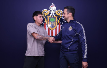 Chivas amarra a Govea, Whalley y Sandoval y refuerza su proyecto a futuro