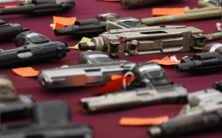 Sheinbaum exige a EU frenar tráfico de armas si pide detener drogas