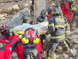 Recuperan cuerpo del tercer trabajador tras colapso de edificio en San Antonio Abad