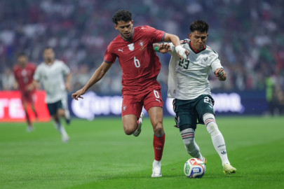 México empata sin goles ante Portugal en su regreso al Estadio Azteca
