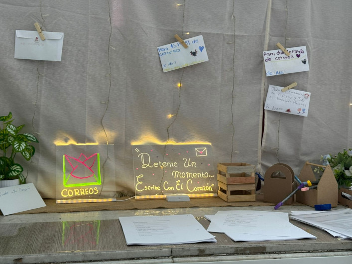 Correos de México busca revivir la escritura de cartas en escuelas