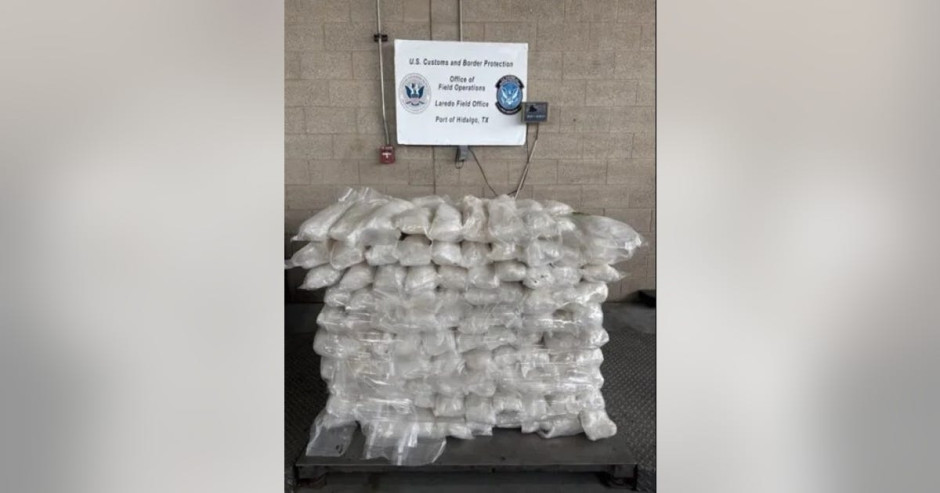 Aseguran millonaria carga de metanfetamina en el Puente Pharr