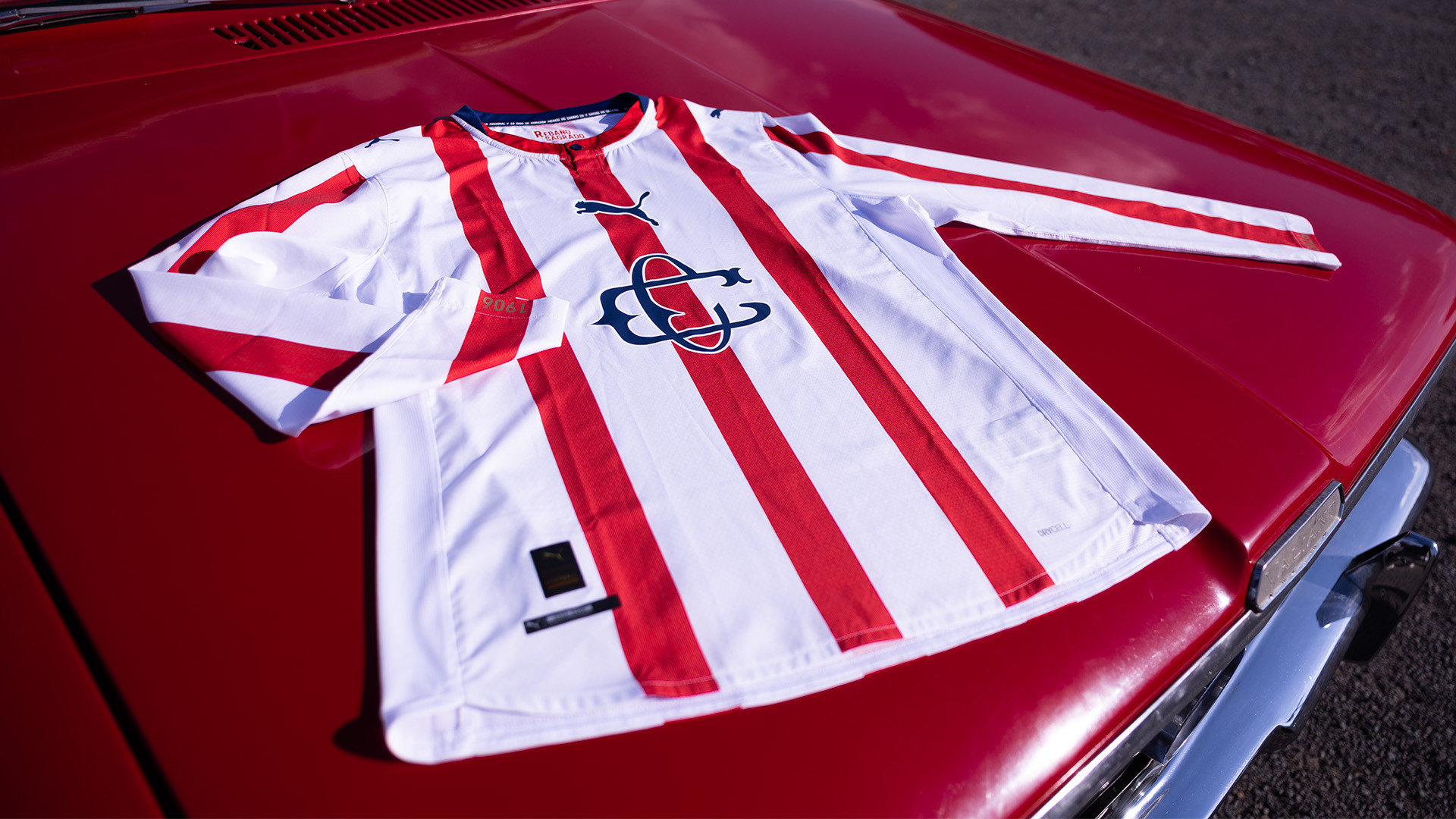 Chivas lanza jersey conmemorativo por su 120 aniversario