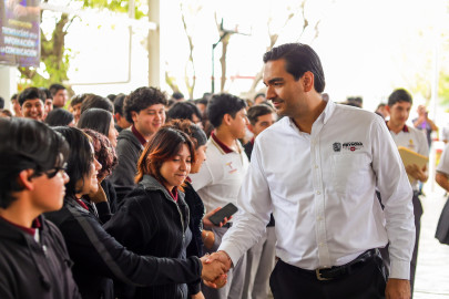 Reconoce comunidad estudiantil a Carlos Peña Ortiz por fortalecer educación en Reynosa