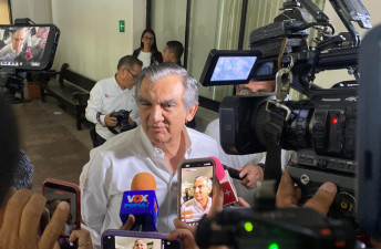 Américo Villarreal aclara que mantiene visa vigente