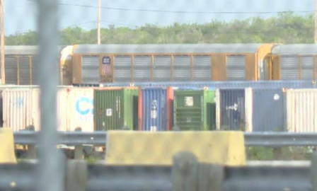 Migrantes mueren en contenedor ferroviario en Laredo; cinco ya fueron identificados
