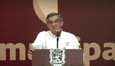 Américo Villarreal muestra su visa y rechaza señalamientos de investigación en Estados Unidos