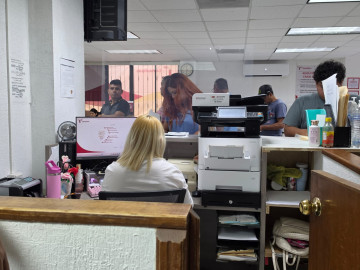 Cae flujo de contribuyentes en la Oficina Fiscal por temporada vacacional