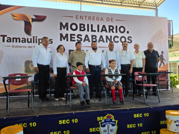 Impulsan la educación con entrega de mesabancos y pintura