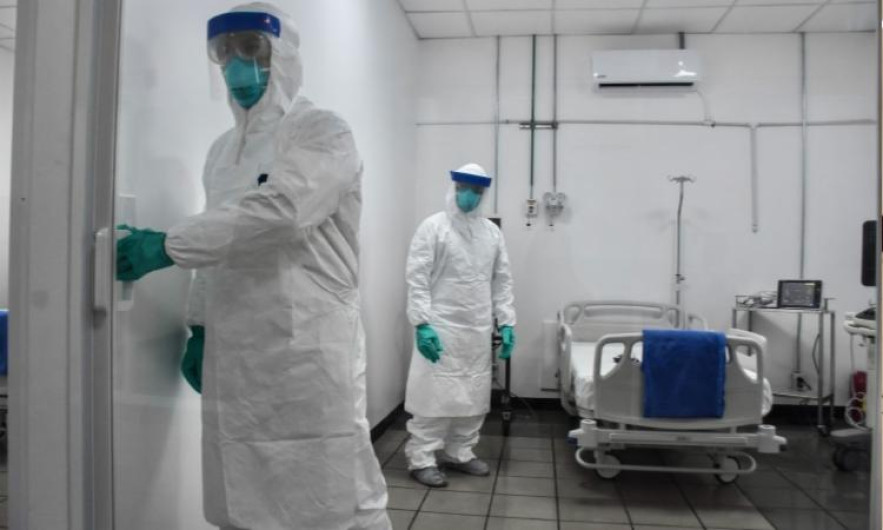 Fallece mujer en EU porque médicos no supieron colocar un respirador 