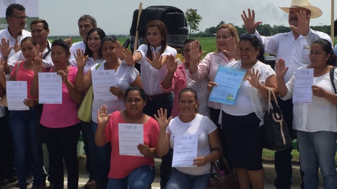 ⁠⁠⁠Entregan equipos para la creación de huertos