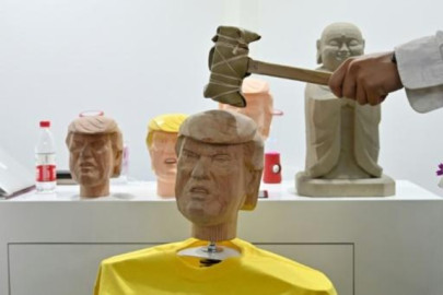 Golpear la cabeza de Trump para acabar con el estrés 