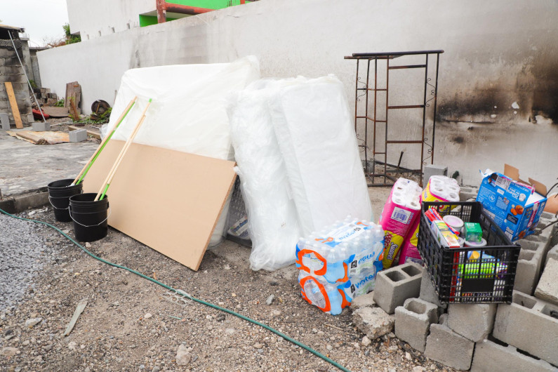 Brinda DIF-Reynosa apoyo a familia afectada por incendio en la colonia Vamos Tamaulipas