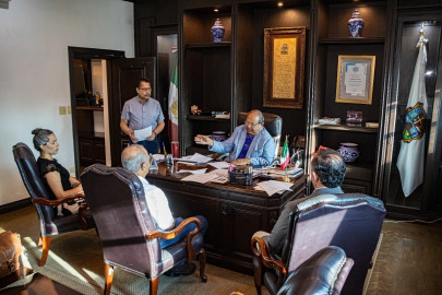 Sostiene Alcalde Dr. Rubén Sauceda reunión con Arturo de  las Fuentes; exponen avances de proyectos binacionales
