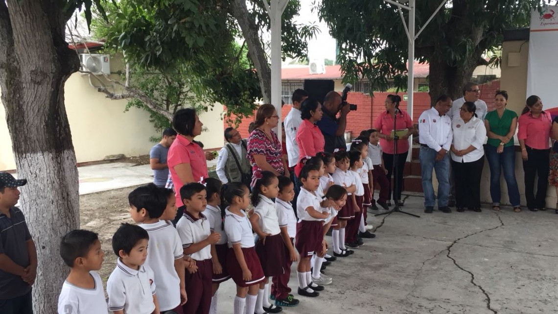 Reciben techumbre en jardín de niños