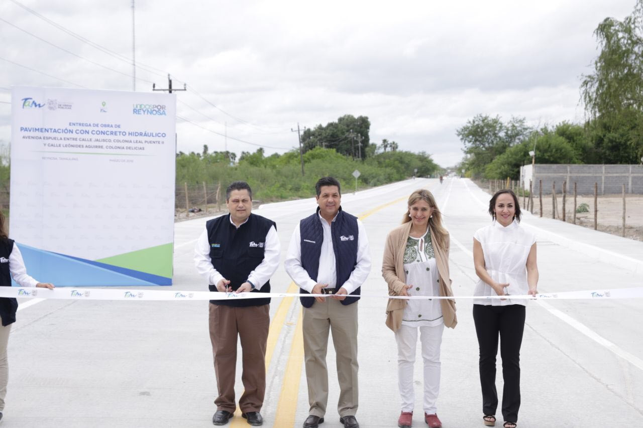 Gobernador inaugura pavimentación de vialidad y parque recreativo