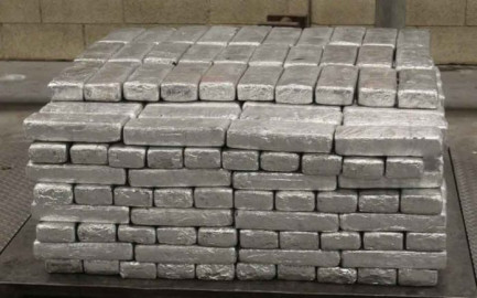 Interceptan metanfetamina en la frontera en cargamento de fresas