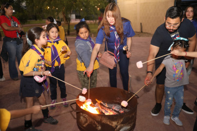 Disfrutan niñas y niños de luna da en el Zoológico de Nuevo Laredo 