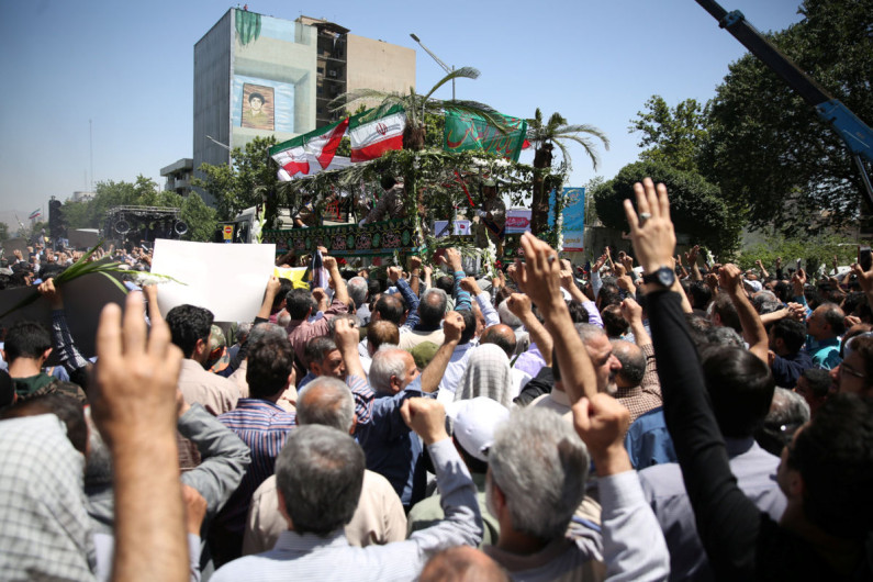 Policía de Irán detiene a sospechosos de los atentados en Teherán
