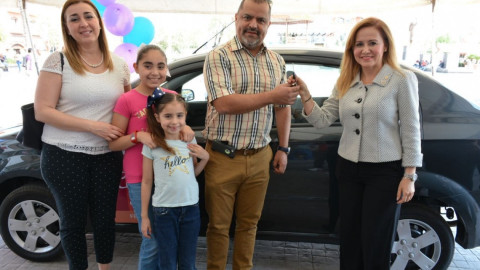 Entrega municipio auto a contribuyente cumplido