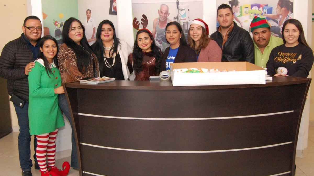 Convive Presidenta Del DIF con pacientes de la UBR