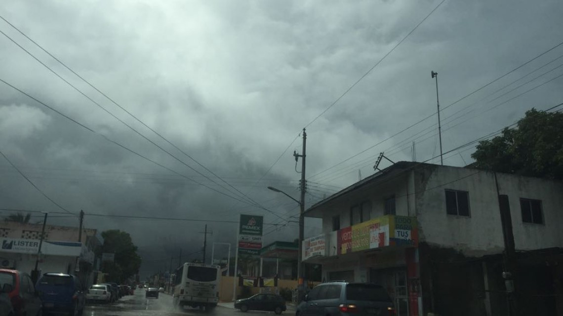 Lluvias constantes en sur del estado por depresión en el Golfo de México