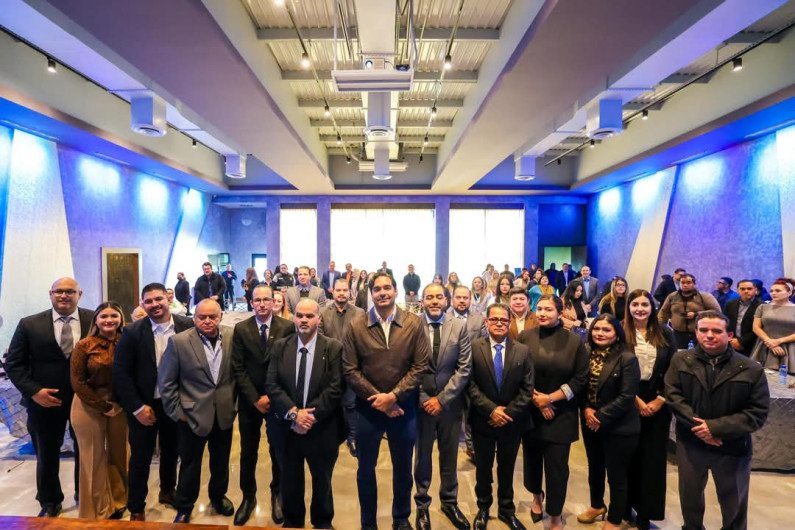 Tomó protesta Alcalde Carlos Peña Ortiz a directiva de restauranteros