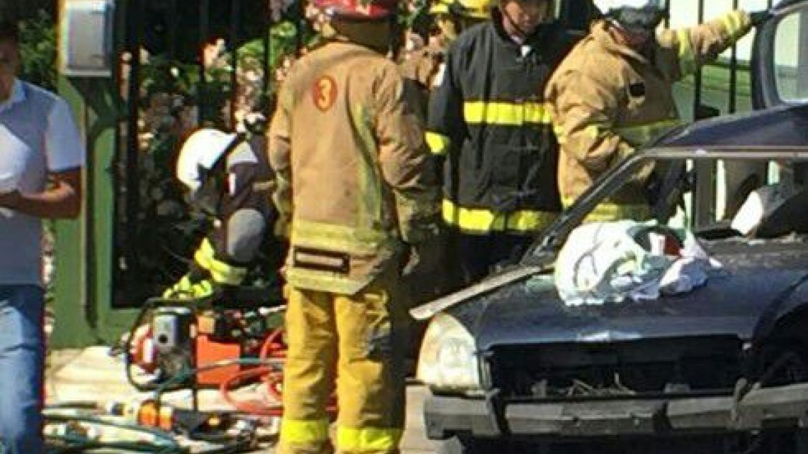 Darán seguro de vida y gastos médicos a PC y bomberos