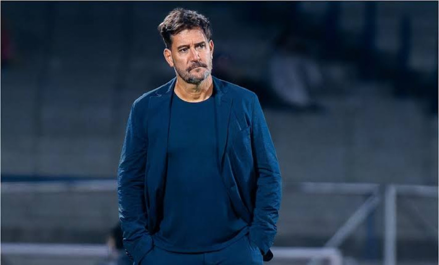 Pumas anuncian la salida del DT Gustavo Lema