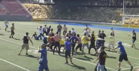 Paran partido entre leyendas de Pumas y América por batalla campal 