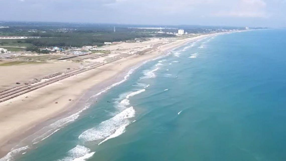 Andrés Zorrilla participan en sobrevuelo y supervisión de acciones de limpieza en Playa Miramar y Golfo de México