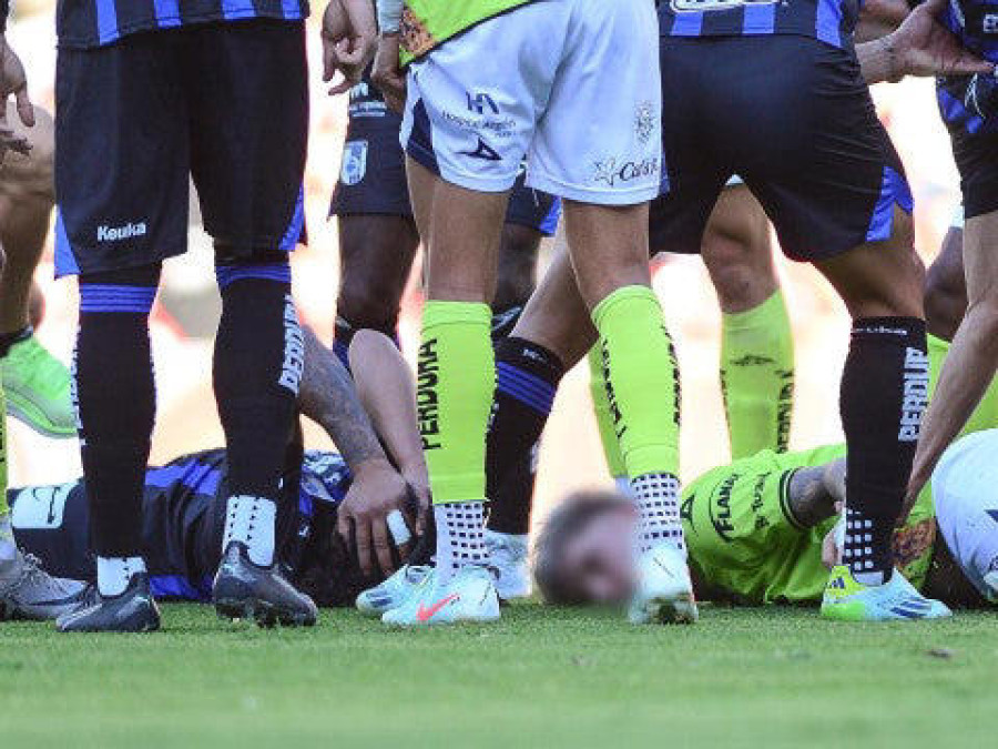 Emiliano Gómez, jugador de Puebla, sufre convulsión en plena cancha