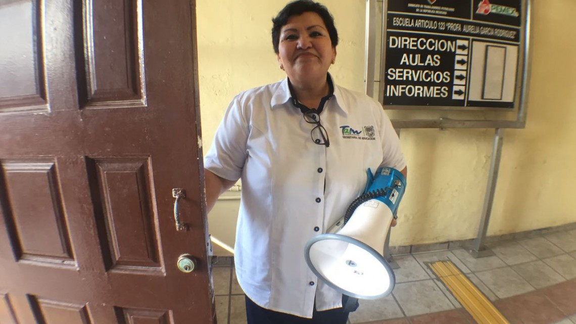 Realizan simulacro de emergencia en escuela pegada a refinería