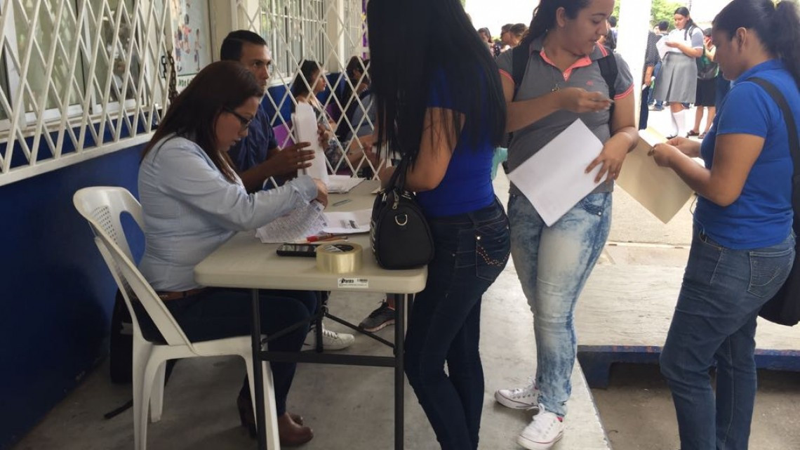 Están por concluir la primera entrega de becas municipales