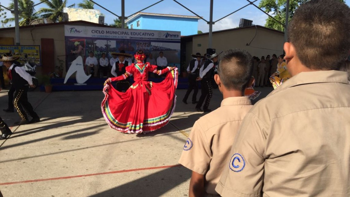 Trabajan para fortalecer el tejido social