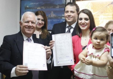 Registran en NL a menor con apellidos de abuelas