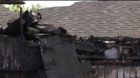 Familia de Mission pierde su hogar tras voraz incendio 