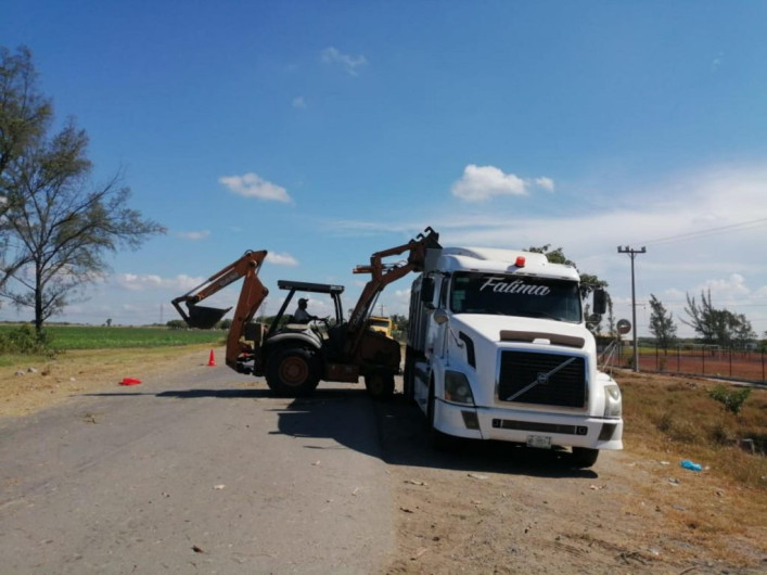 Realizan labores de limpieza y mantenimiento de áreas verdes de la zona rural