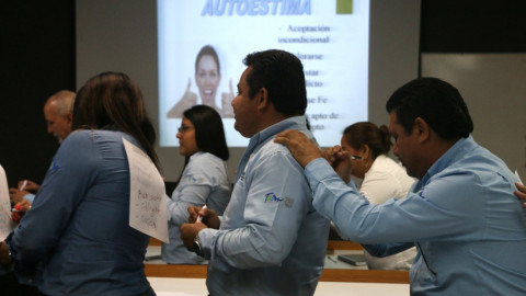 Estructura de gobierno de Madero participa en curso de servicio a la comunidad