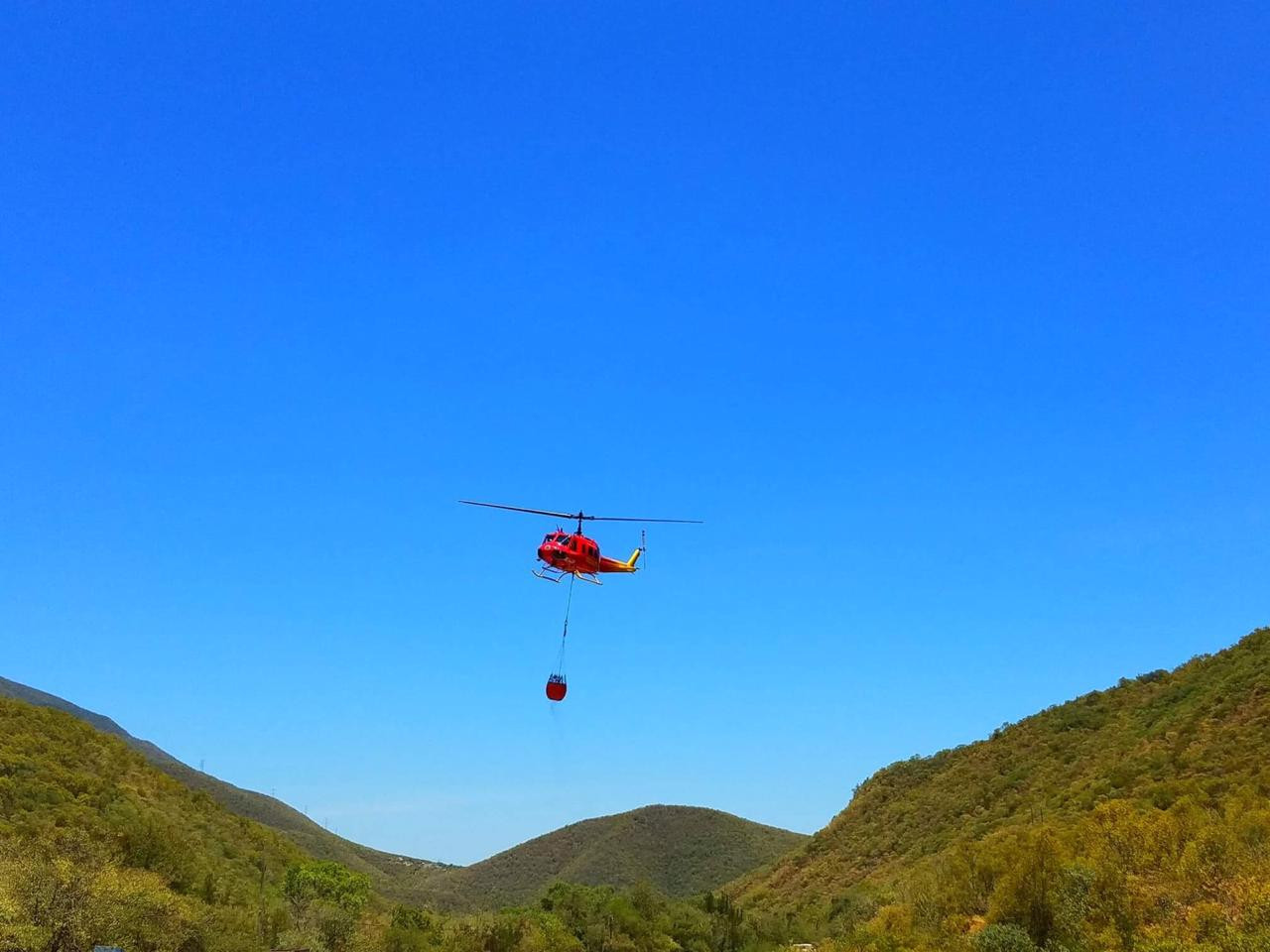 Atacan incendio en Sierra Madre