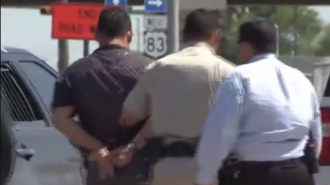 Detienen a dos personas tras operativo en Donna 