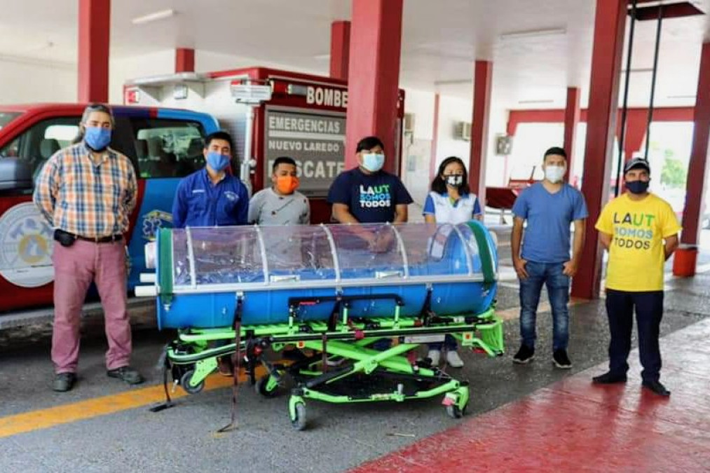 Donan a PCyB cápsula para trasladar enfermos COVID-19