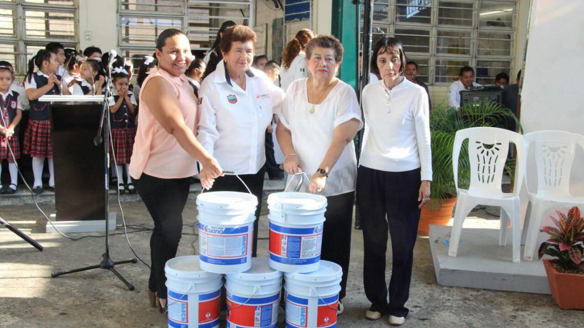 Brinda Ayuntamiento beneficios a la primaria “La Corregidora”