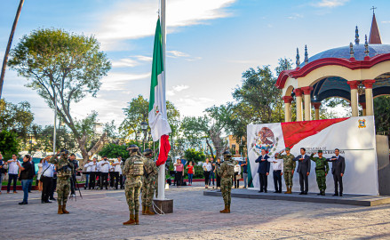 Participan servidores públicos del Gobierno de Matamoros en ceremonia de honores