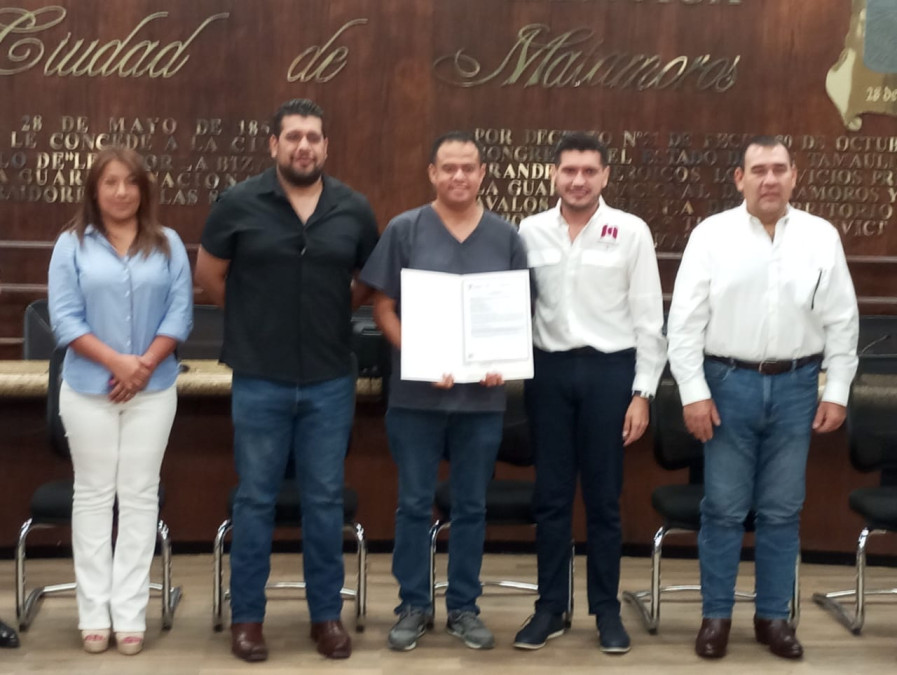 50 familias de Matamoros reciben escrituras de propiedad