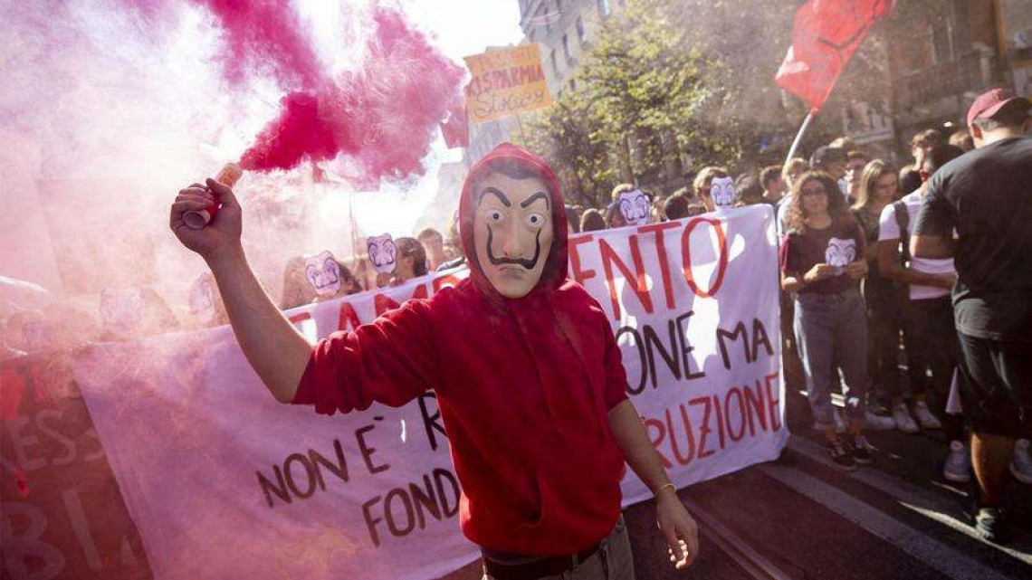 Estudiantes protestan contra el gobierno en Italia