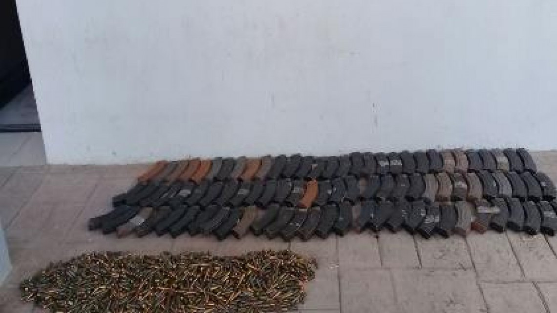 Aseguran cargadores de arma larga y cartuchos hábiles