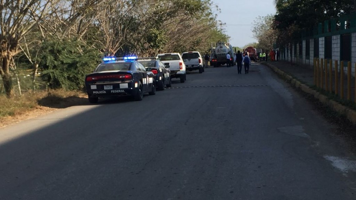 Explota línea de compresión de gas en instalaciones de Pemex